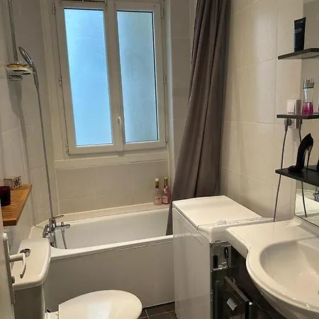 Piece Principale Dans T2 Equipe, 1ier Etage, Entree-sortie Libre *